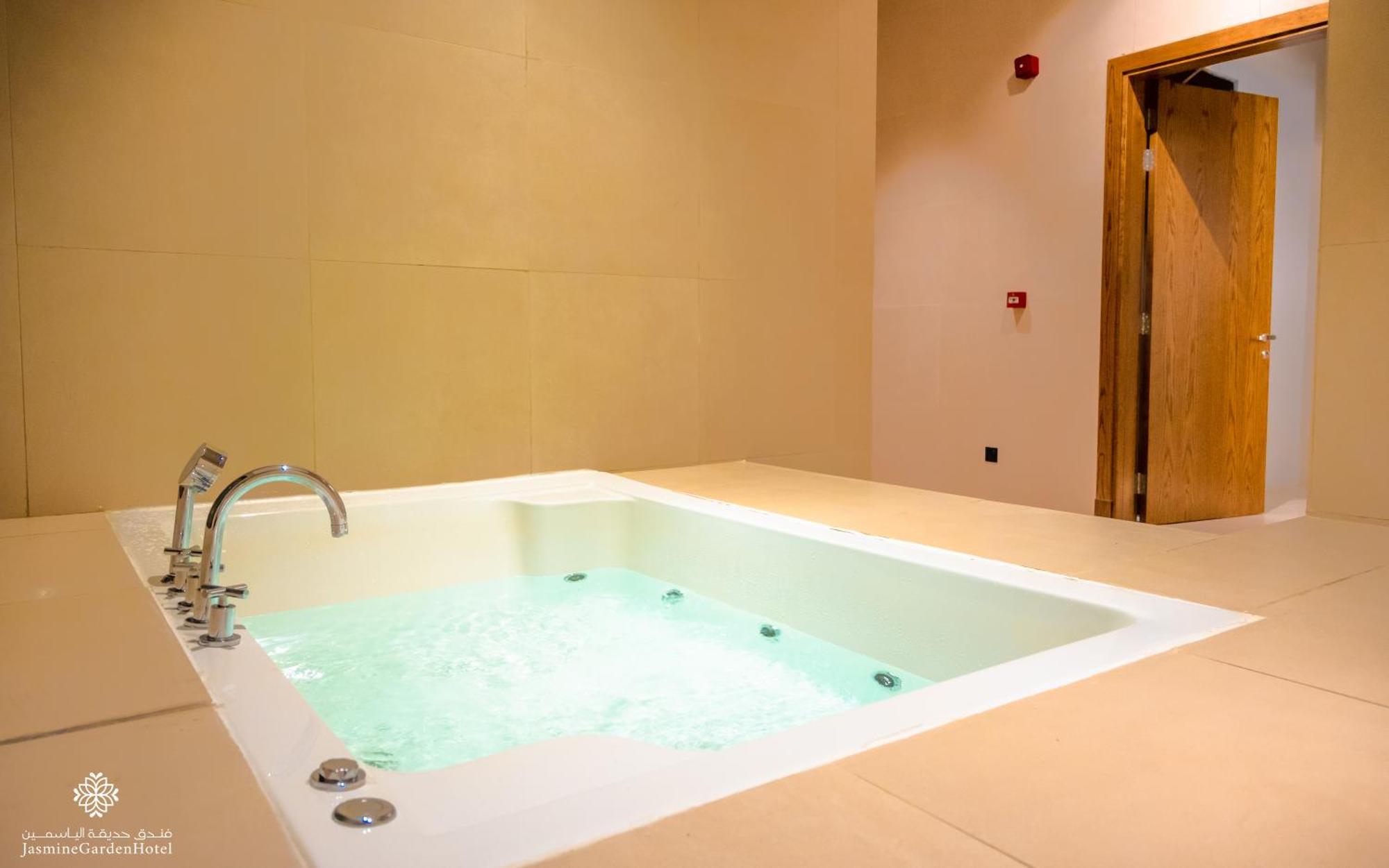 Jasmine Garden Hotel Джеда Екстериор снимка